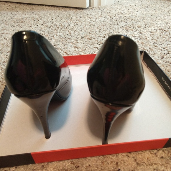 Jessica Simpson heels - Picture 2 of 4